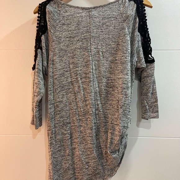 Very unique top gray and black Notation - Picture 5 of 5